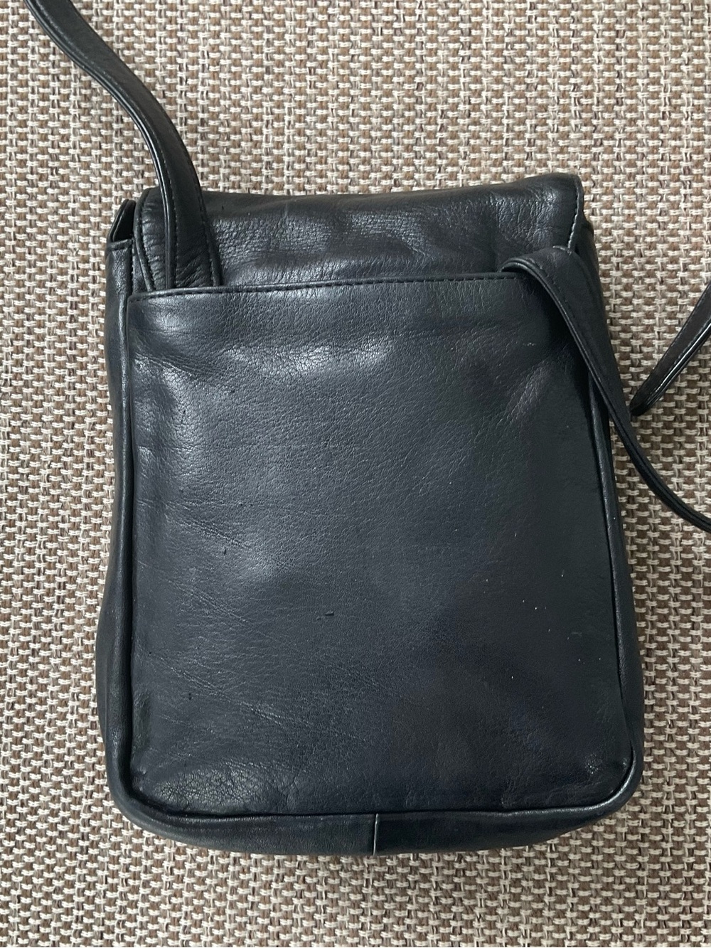 Black leather Enzo Angiolini crossbody - Picture 7 of 11